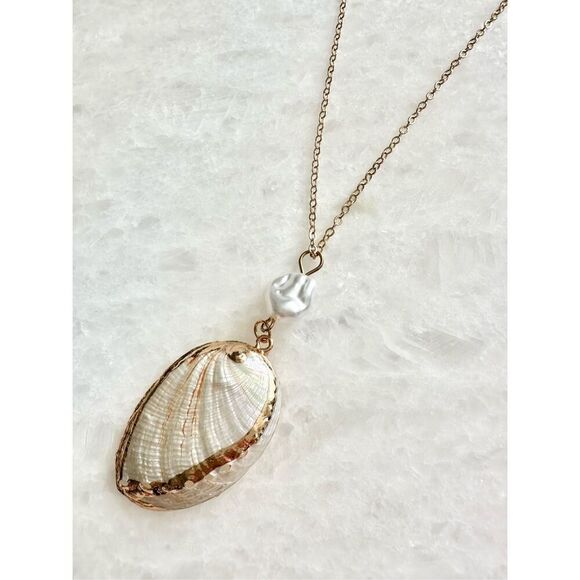White abalone shell pendant necklace with pearl accent  - Picture 1 of 4